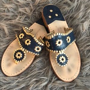 Jack Rogers Navy and Gold Hampton EUC size 6